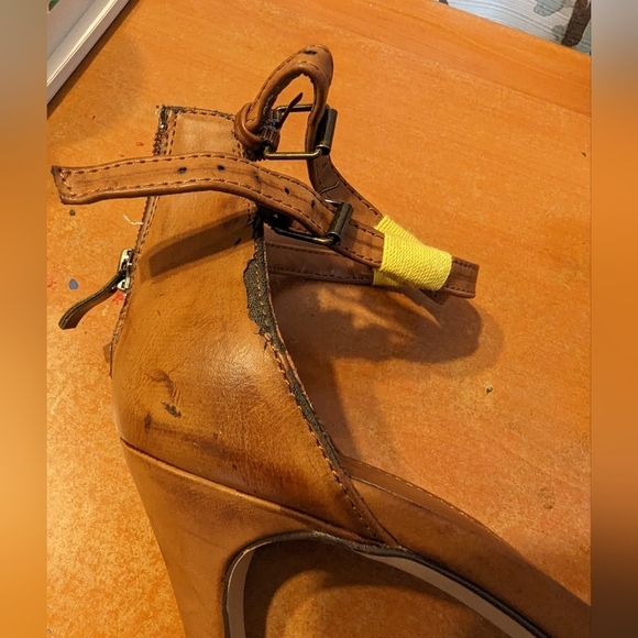 MIA Women's Brown and Yellow Courts - Picture 5 of 7